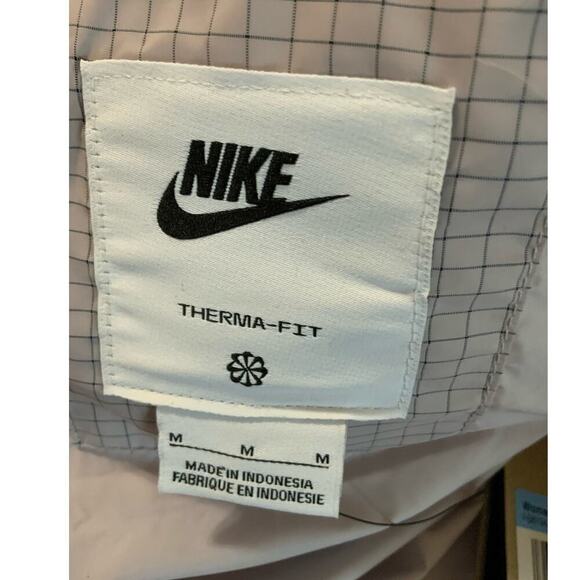 Nike Windrunner Therma Fit Puffer Vest Coat Women Size Medium Warm Winter NWT - Picture 11 of 16